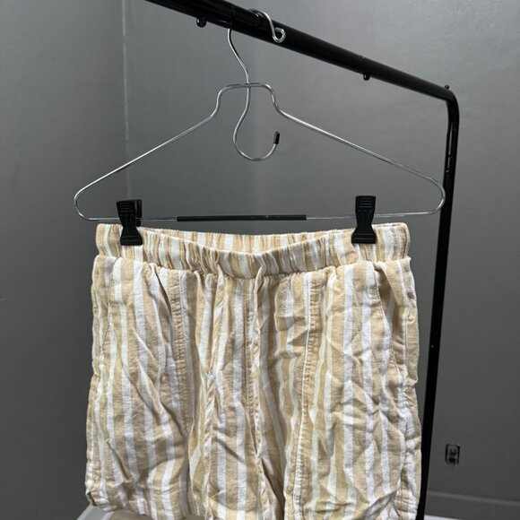 Universal Threads Linen Shorts - Picture 2 of 2